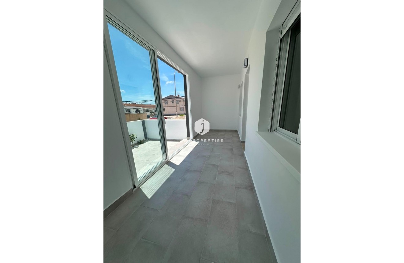 Tweedehands - Bungalow -
Torrevieja - La Siesta - El Salado - Torreta