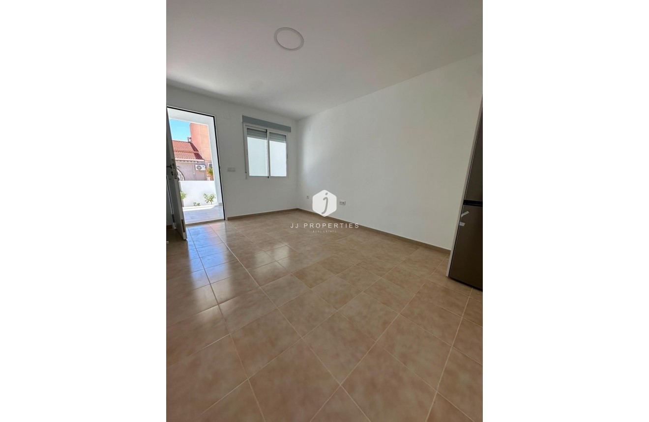 Tweedehands - Bungalow -
Torrevieja - La Siesta - El Salado - Torreta