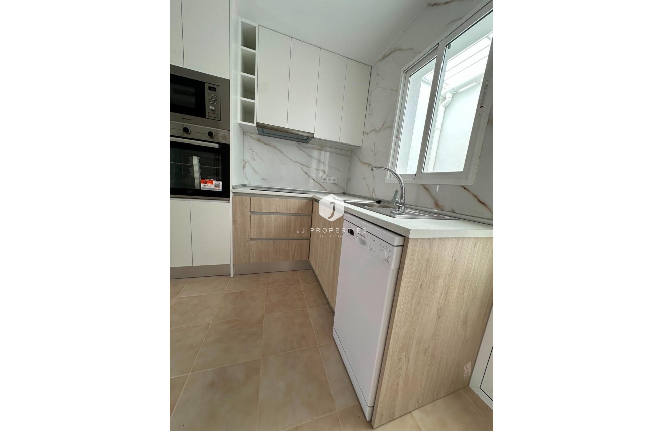 Tweedehands - Bungalow -
Torrevieja - La Siesta - El Salado - Torreta