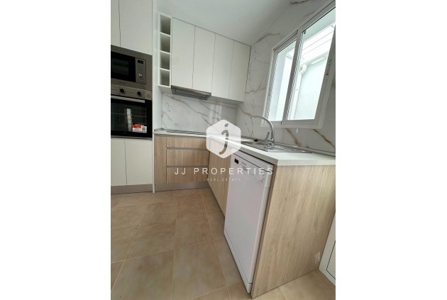 Tweedehands - Bungalow -
Torrevieja - La Siesta - El Salado - Torreta