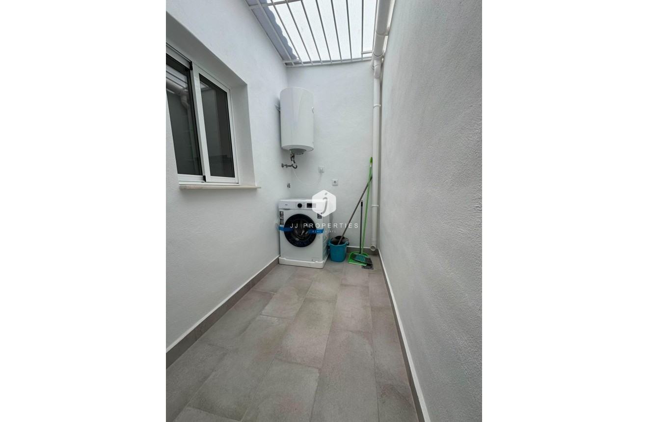 Tweedehands - Bungalow -
Torrevieja - La Siesta - El Salado - Torreta
