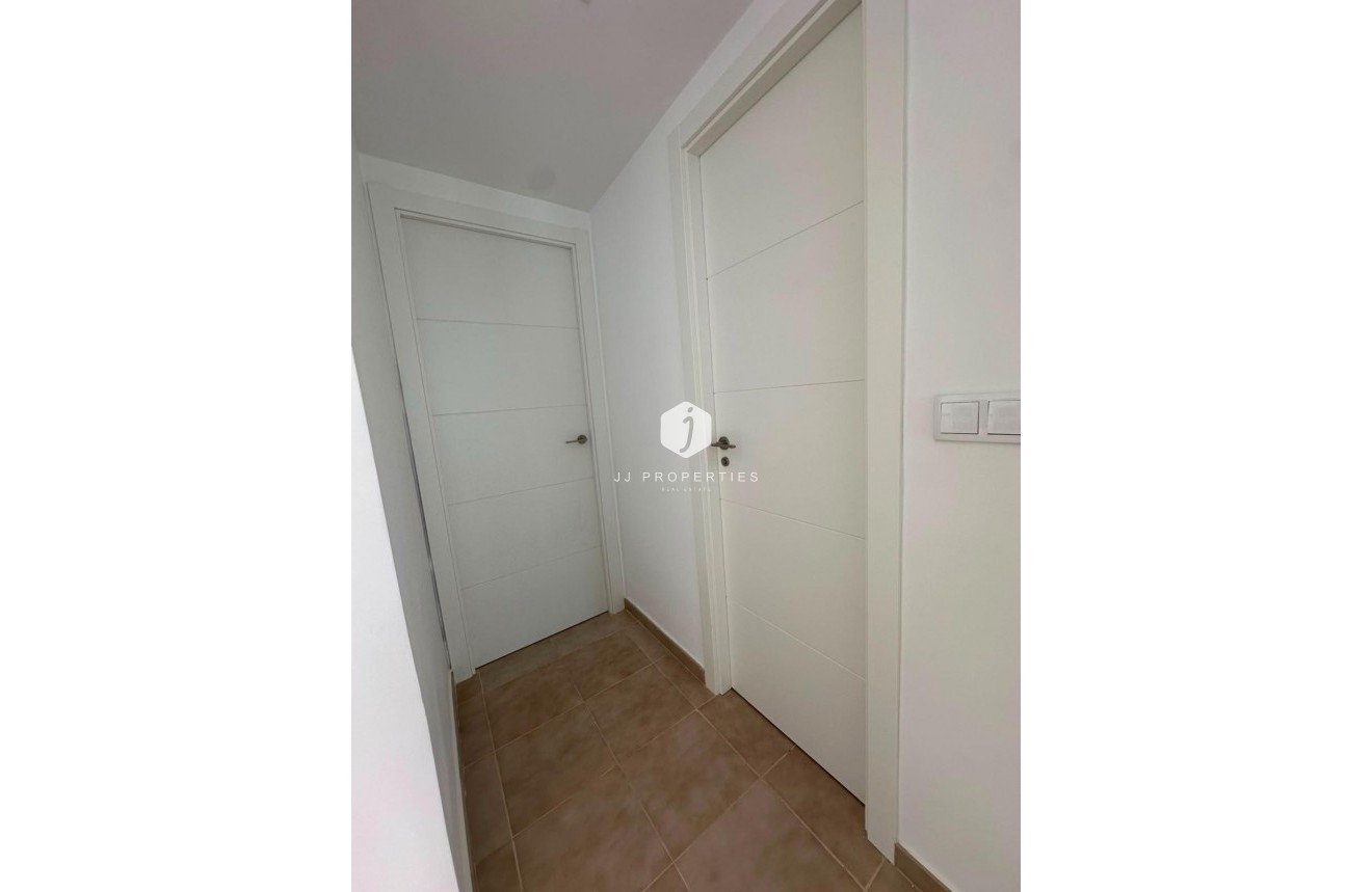 Tweedehands - Bungalow -
Torrevieja - La Siesta - El Salado - Torreta