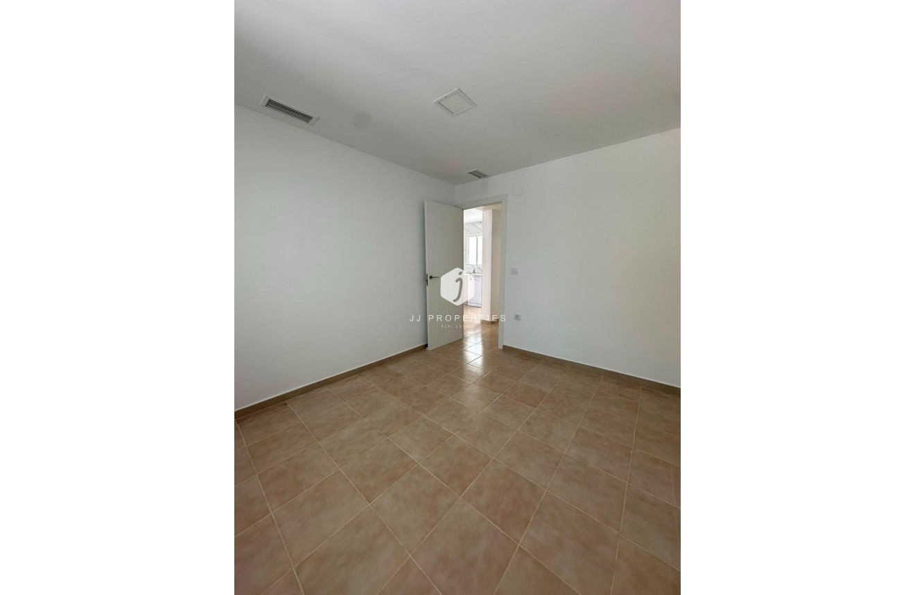 Tweedehands - Bungalow -
Torrevieja - La Siesta - El Salado - Torreta