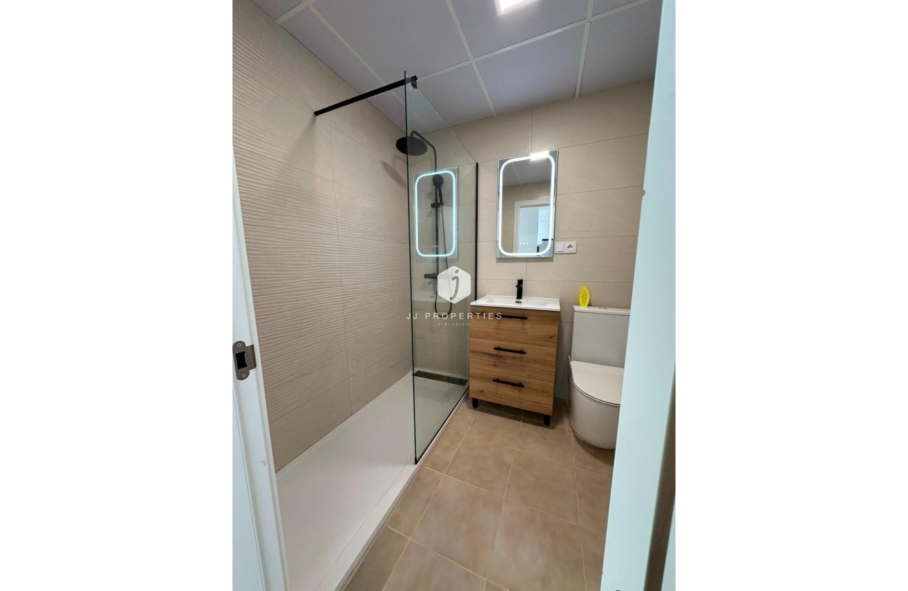Tweedehands - Bungalow -
Torrevieja - La Siesta - El Salado - Torreta