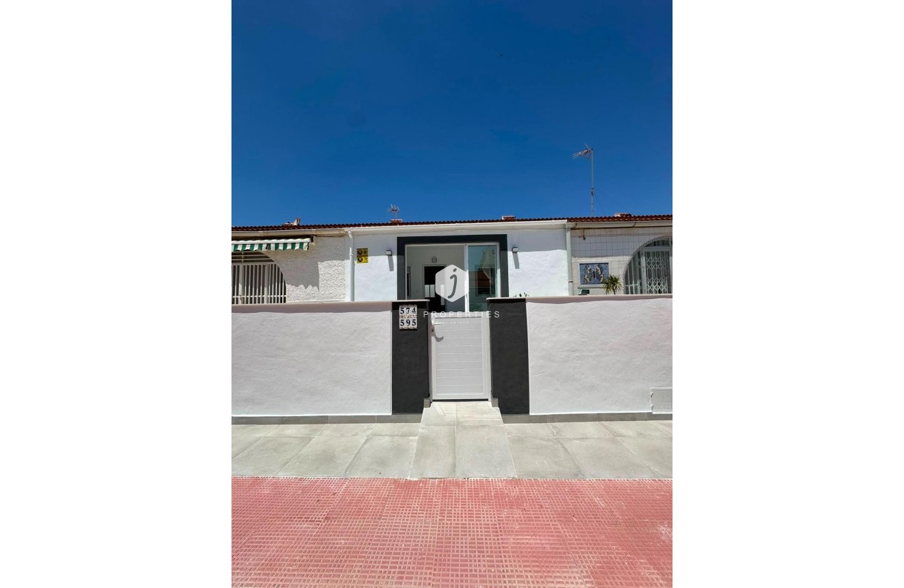 Tweedehands - Bungalow -
Torrevieja - La Siesta - El Salado - Torreta