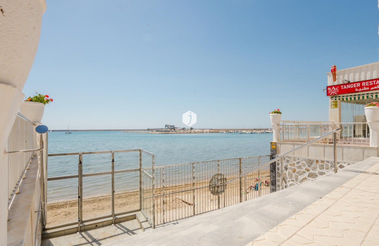 Resale - Apartment / flat -
Torrevieja - Costa Blanca