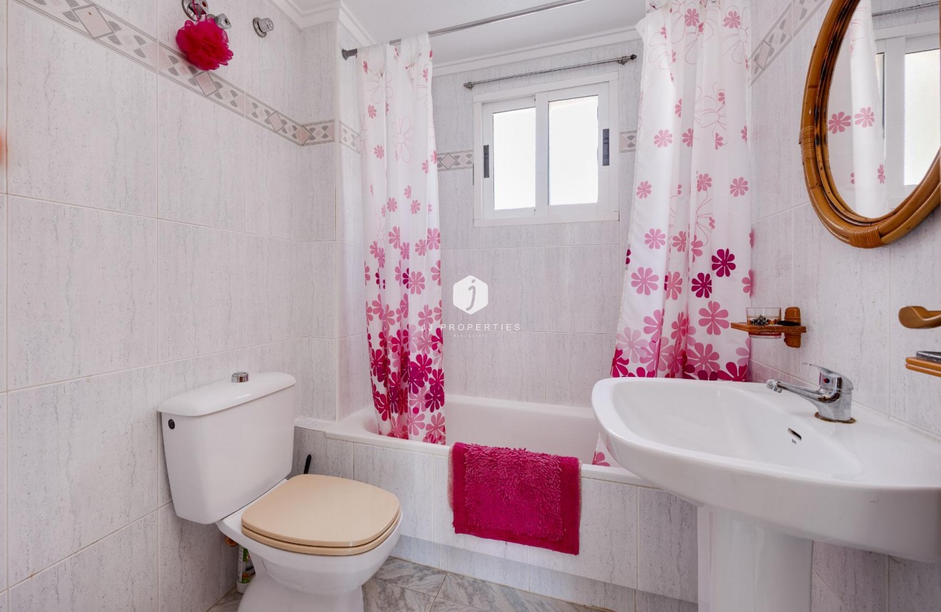 Tweedehands - Appartement / flat -
Torrevieja - Costa Blanca