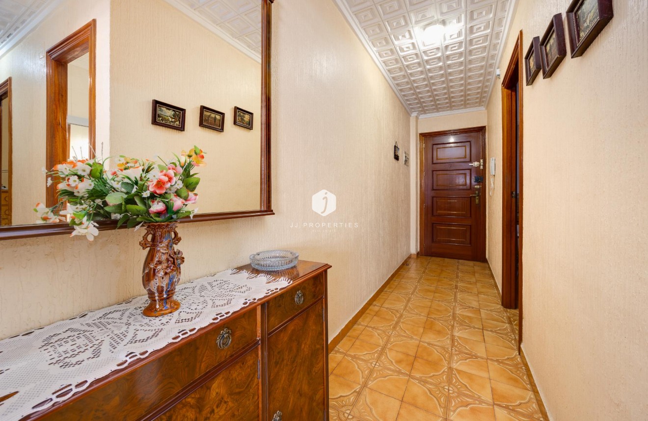 Tweedehands - Appartement / flat -
Torrevieja - Costa Blanca