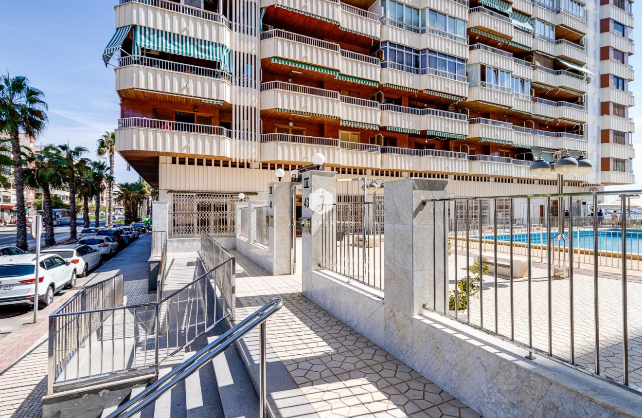 Tweedehands - Appartement / flat -
Torrevieja - Costa Blanca