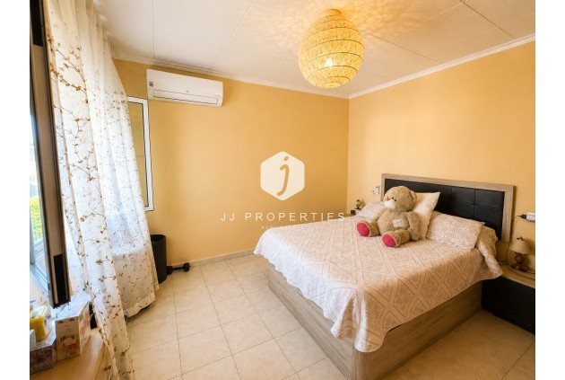 Resale - Villa -
Torrevieja - Costa Blanca