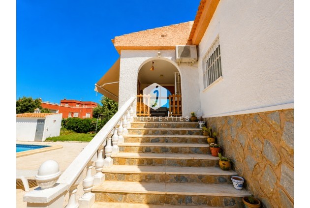Resale - Villa -
Torrevieja - Costa Blanca