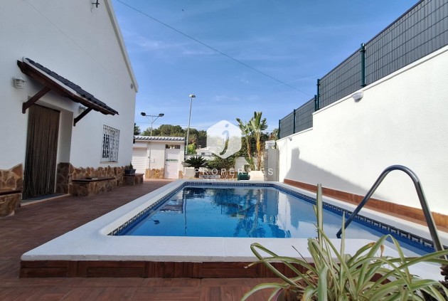 Aus zweiter Hand - Villa -
Torrevieja - Los Balcones - Los Altos del Edén