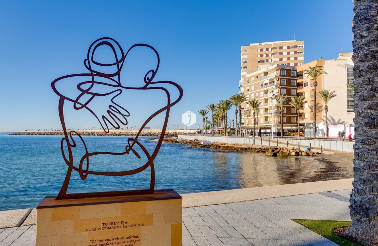 Tweedehands - Appartement / flat -
Torrevieja - Estacion de autobuses