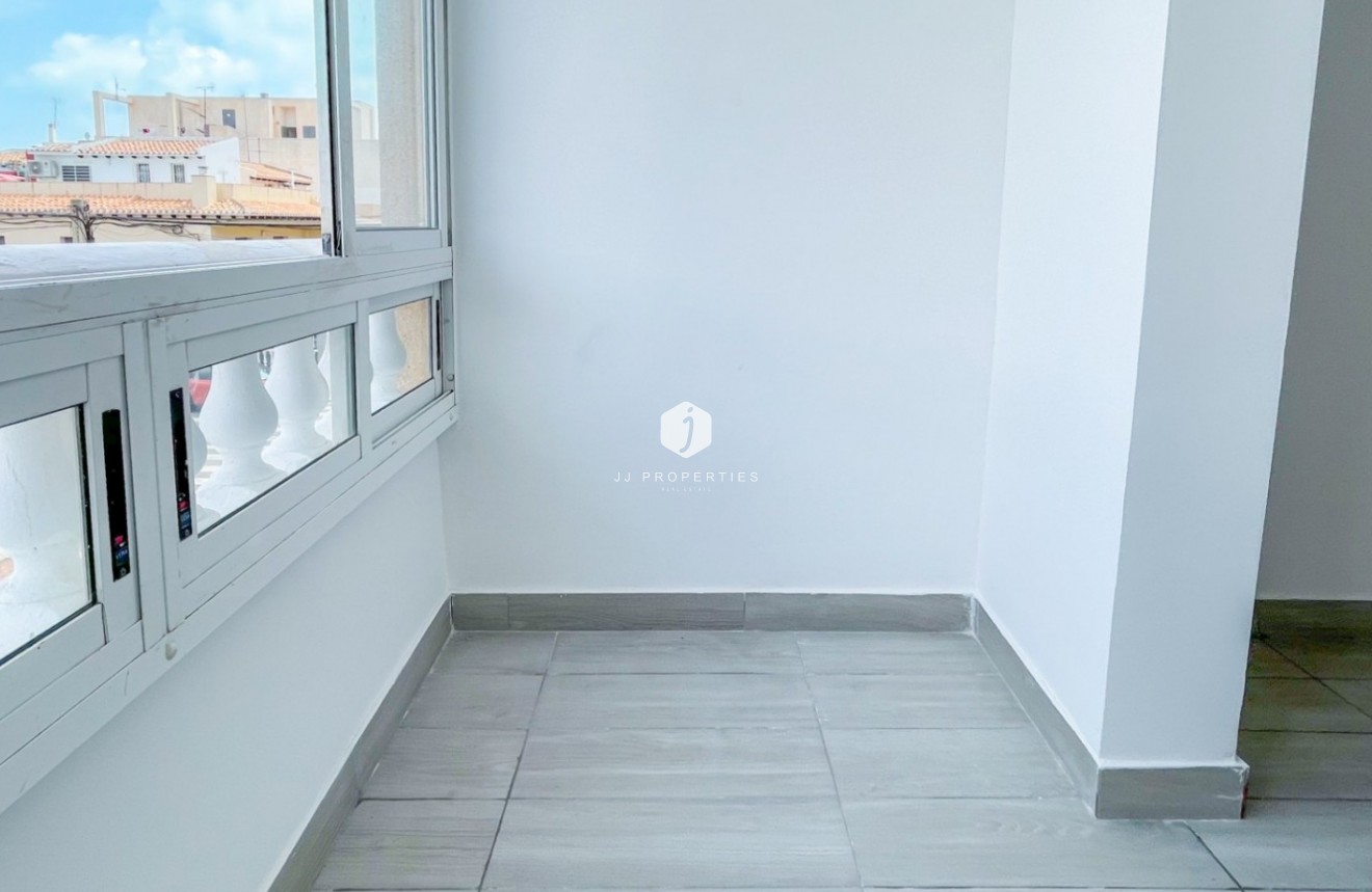 D'occasion - Appartement -
Torrevieja - Costa Blanca