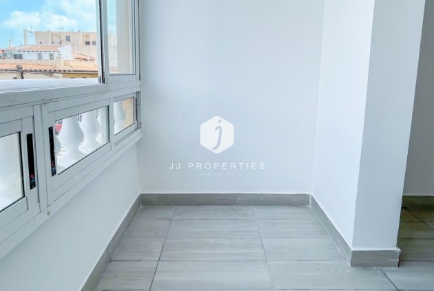 D'occasion - Appartement -
Torrevieja - Costa Blanca