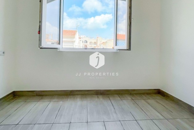 D'occasion - Appartement -
Torrevieja - Costa Blanca
