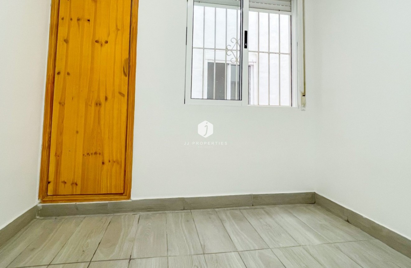 D'occasion - Appartement -
Torrevieja - Costa Blanca