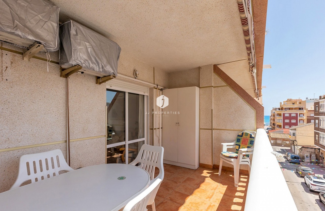 Resale - Apartment / flat -
La Mata - Costa Blanca