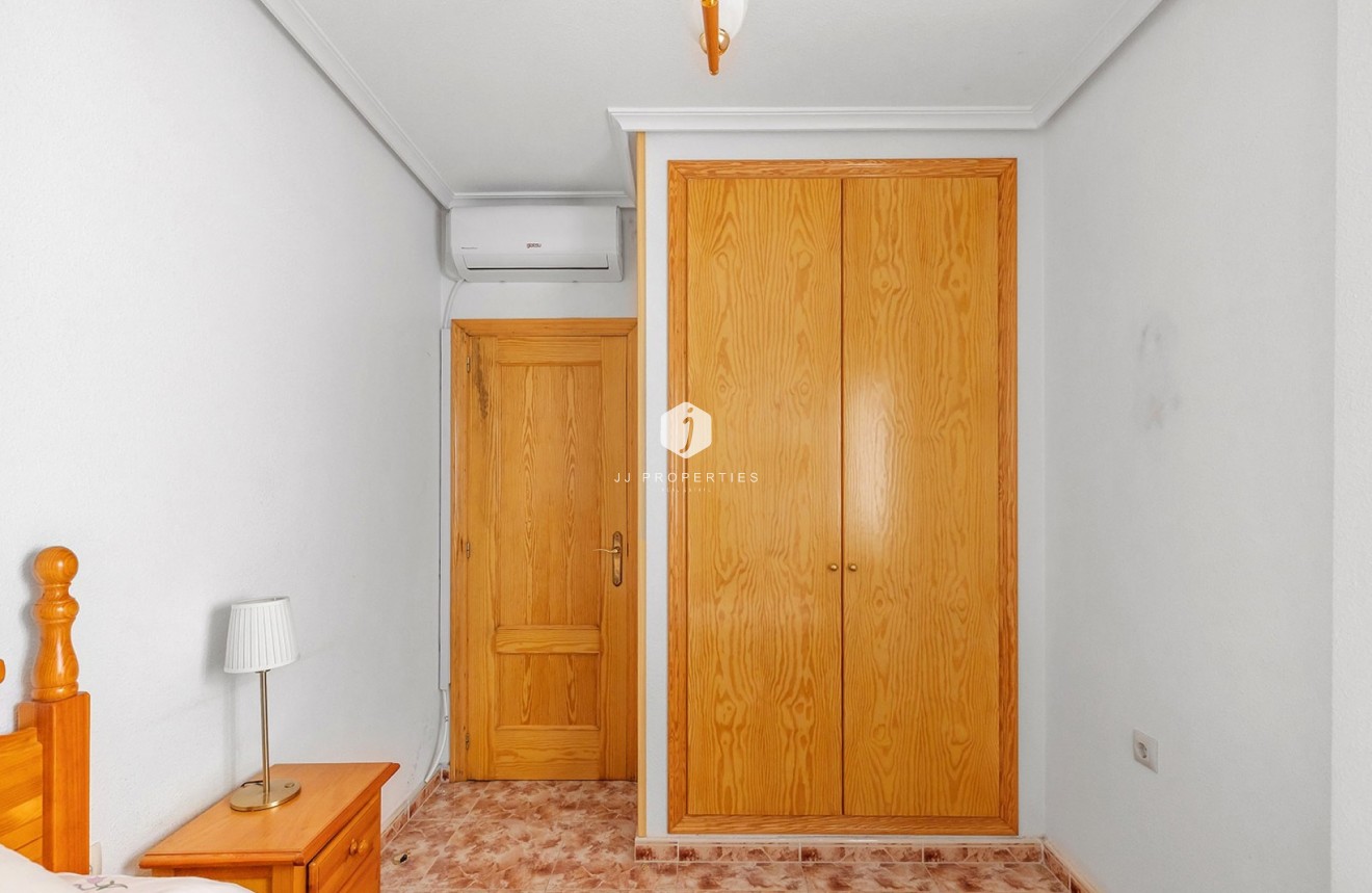 Resale - Apartment / flat -
La Mata - Costa Blanca