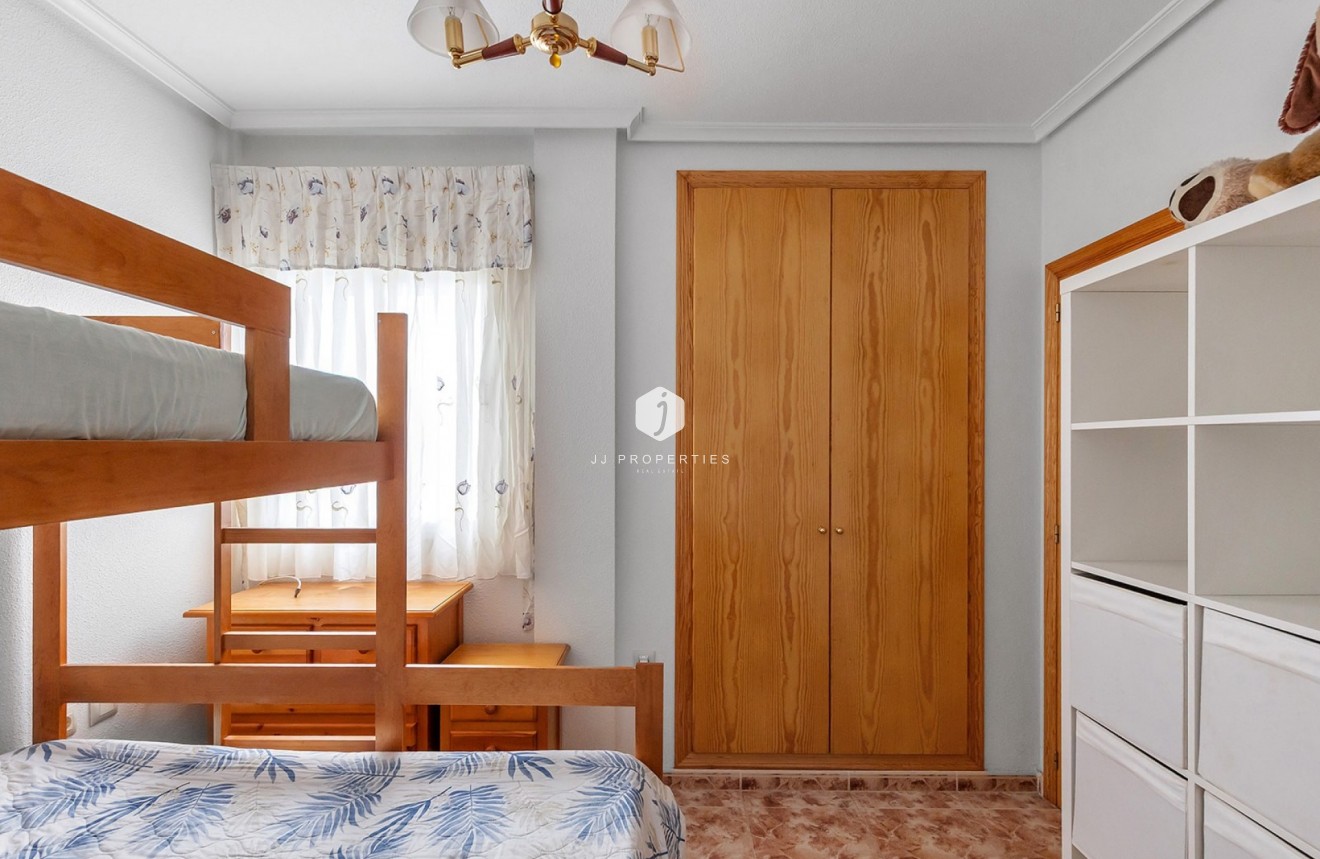 Resale - Apartment / flat -
La Mata - Costa Blanca