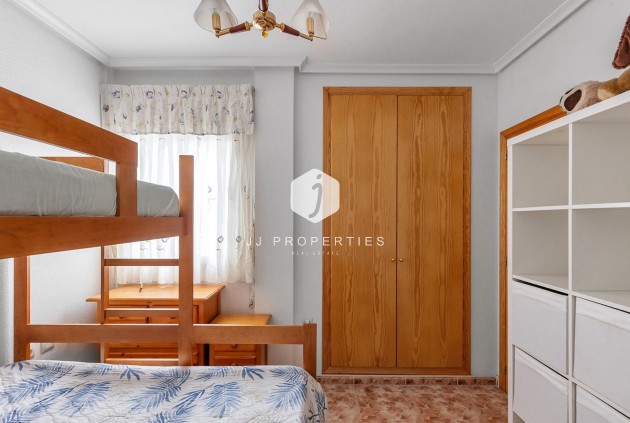 Resale - Apartment / flat -
La Mata - Costa Blanca