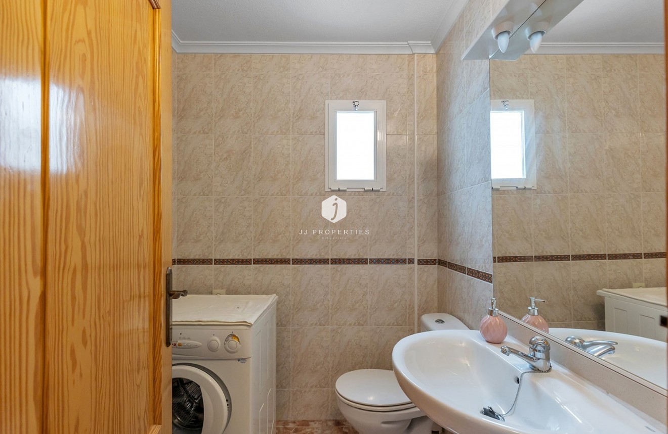 Resale - Apartment / flat -
La Mata - Costa Blanca