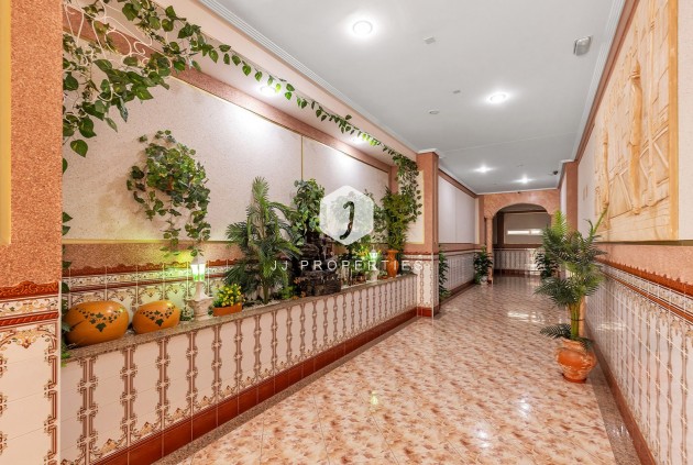 Resale - Apartment / flat -
La Mata - Costa Blanca