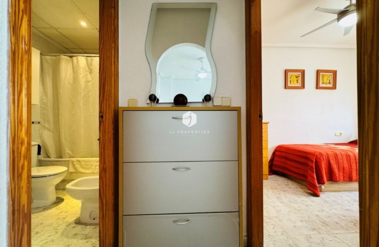Resale - Apartment / flat -
La Mata - Costa Blanca
