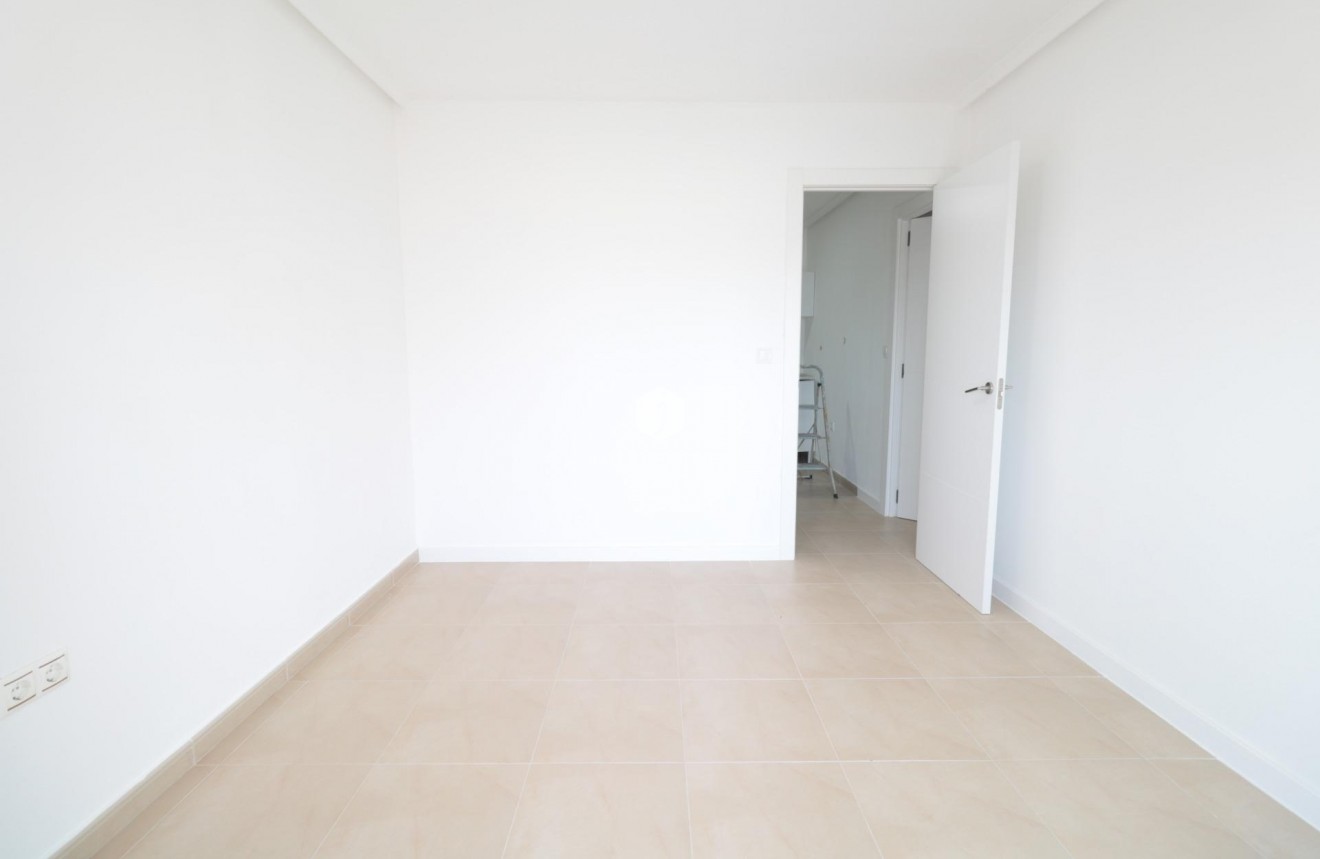 Tweedehands - Appartement / flat -
Torrevieja - Acequion