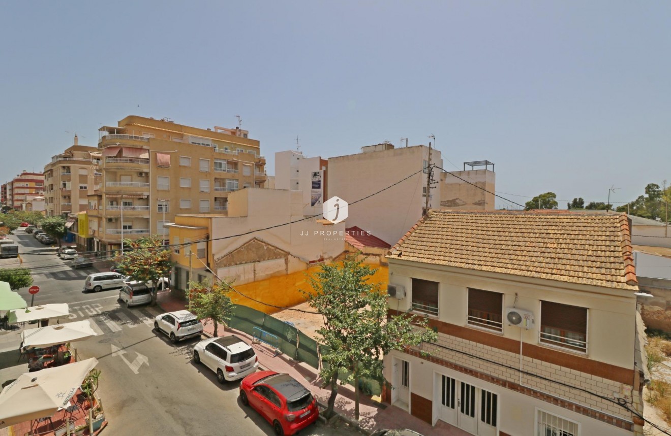 Tweedehands - Appartement / flat -
Torrevieja - Acequion