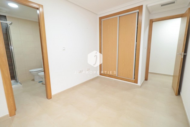 Tweedehands - Appartement / flat -
Torrevieja - Acequion