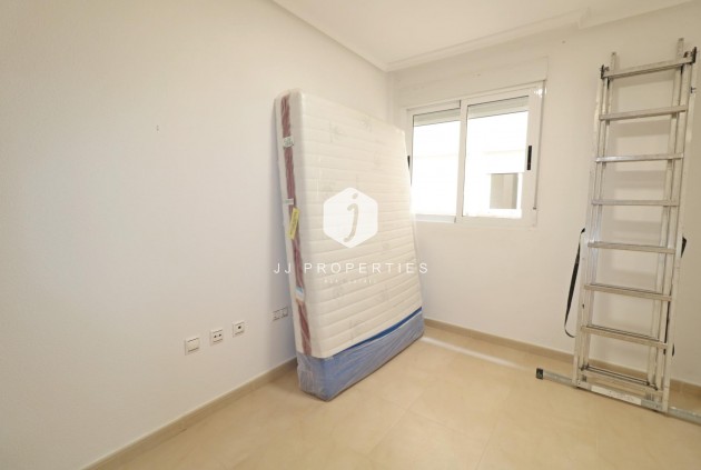 Tweedehands - Appartement / flat -
Torrevieja - Acequion