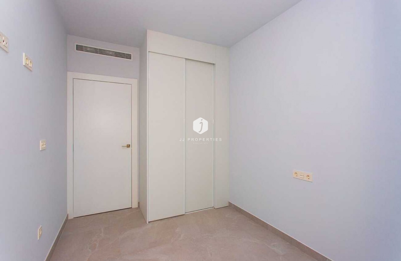 D'occasion - Appartement -
Torrevieja - CENTRE PLAYA DEL CURA LAS PISCINAS