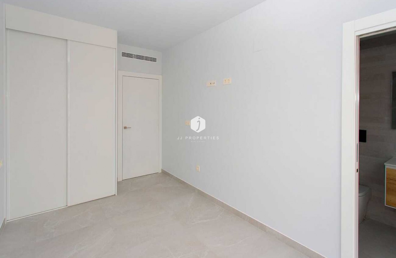 D'occasion - Appartement -
Torrevieja - CENTRE PLAYA DEL CURA LAS PISCINAS