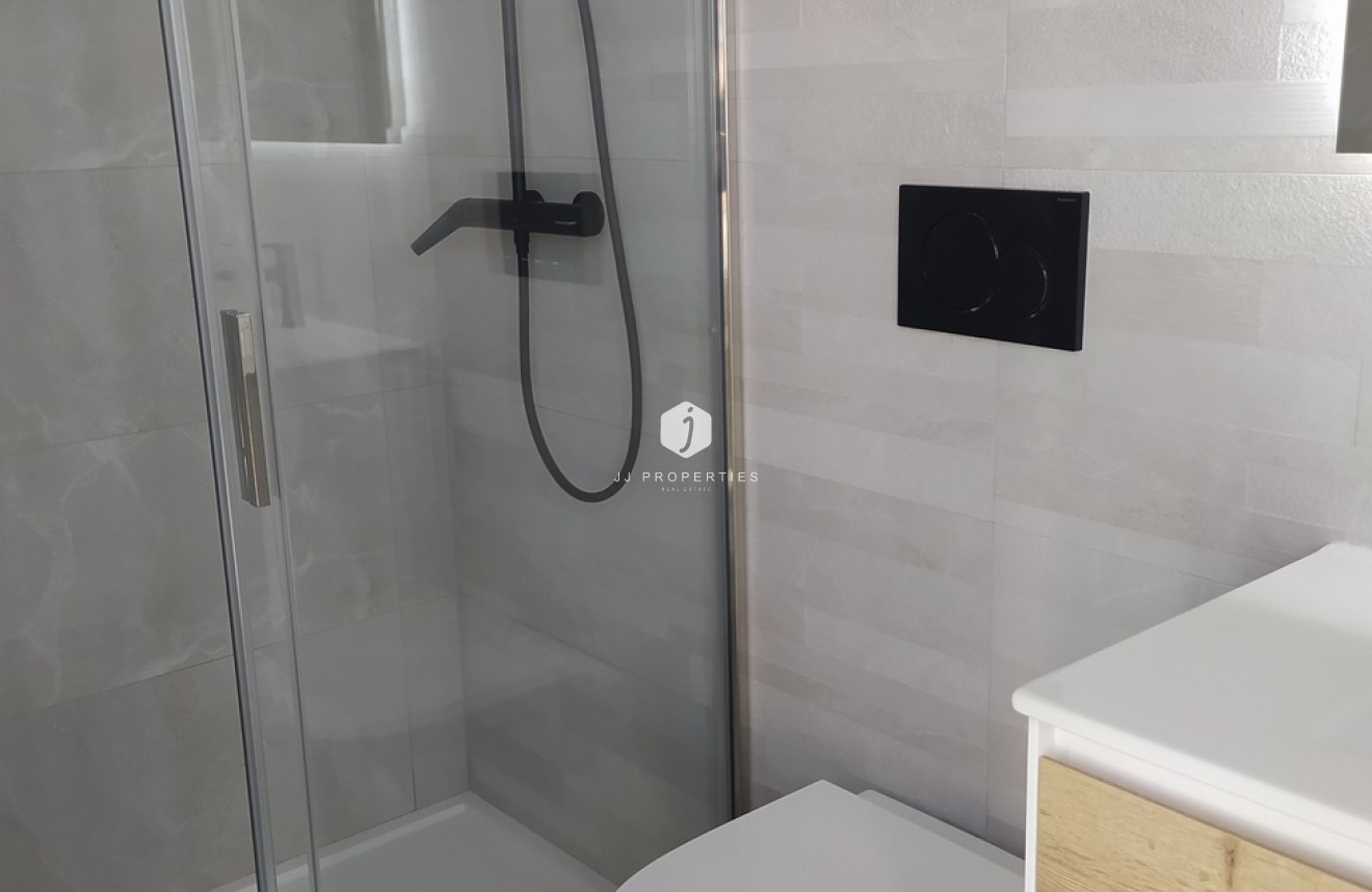 D'occasion - Appartement -
Torrevieja - CENTRE PLAYA DEL CURA LAS PISCINAS