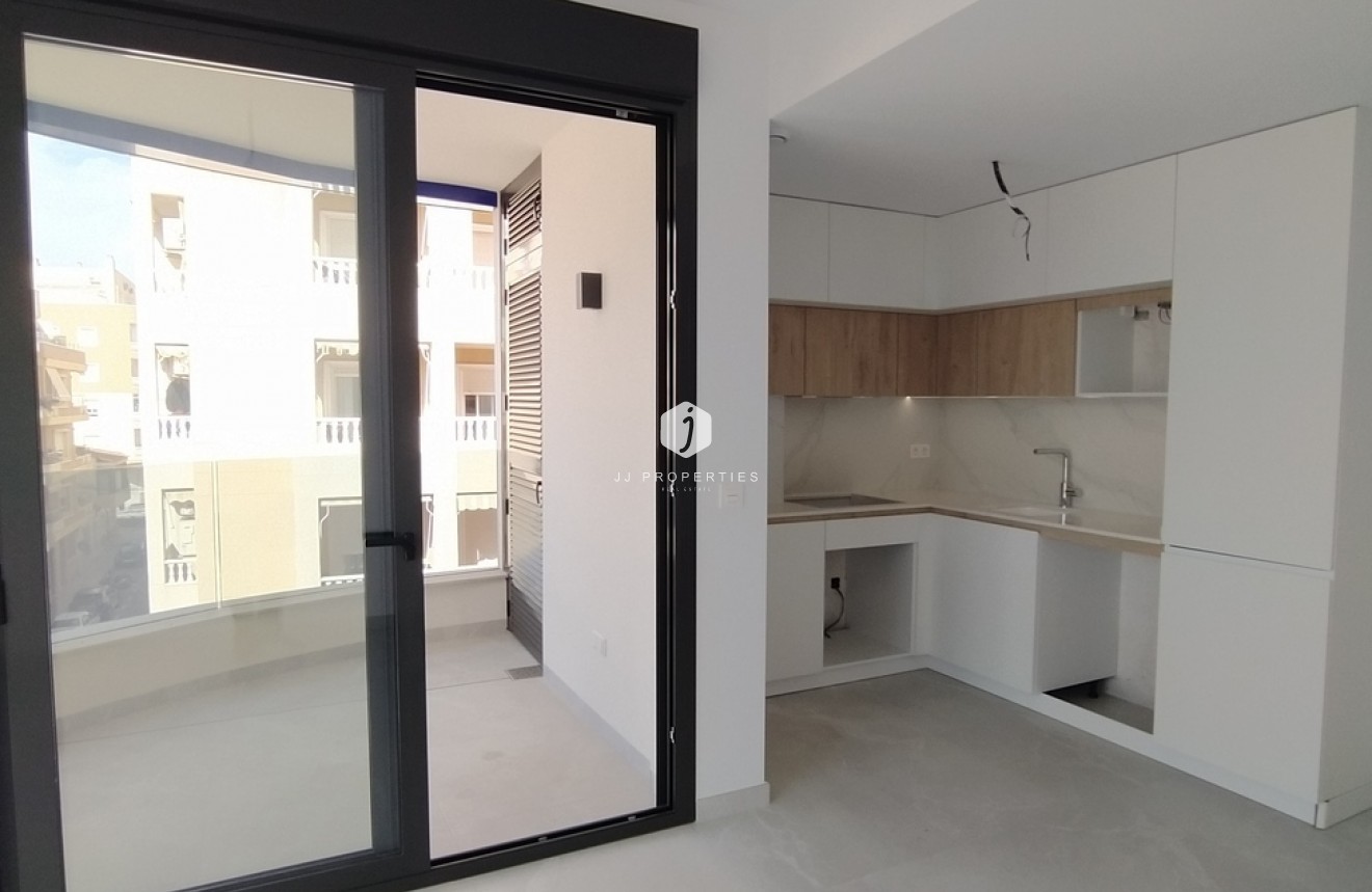 D'occasion - Appartement -
Torrevieja - CENTRE PLAYA DEL CURA LAS PISCINAS