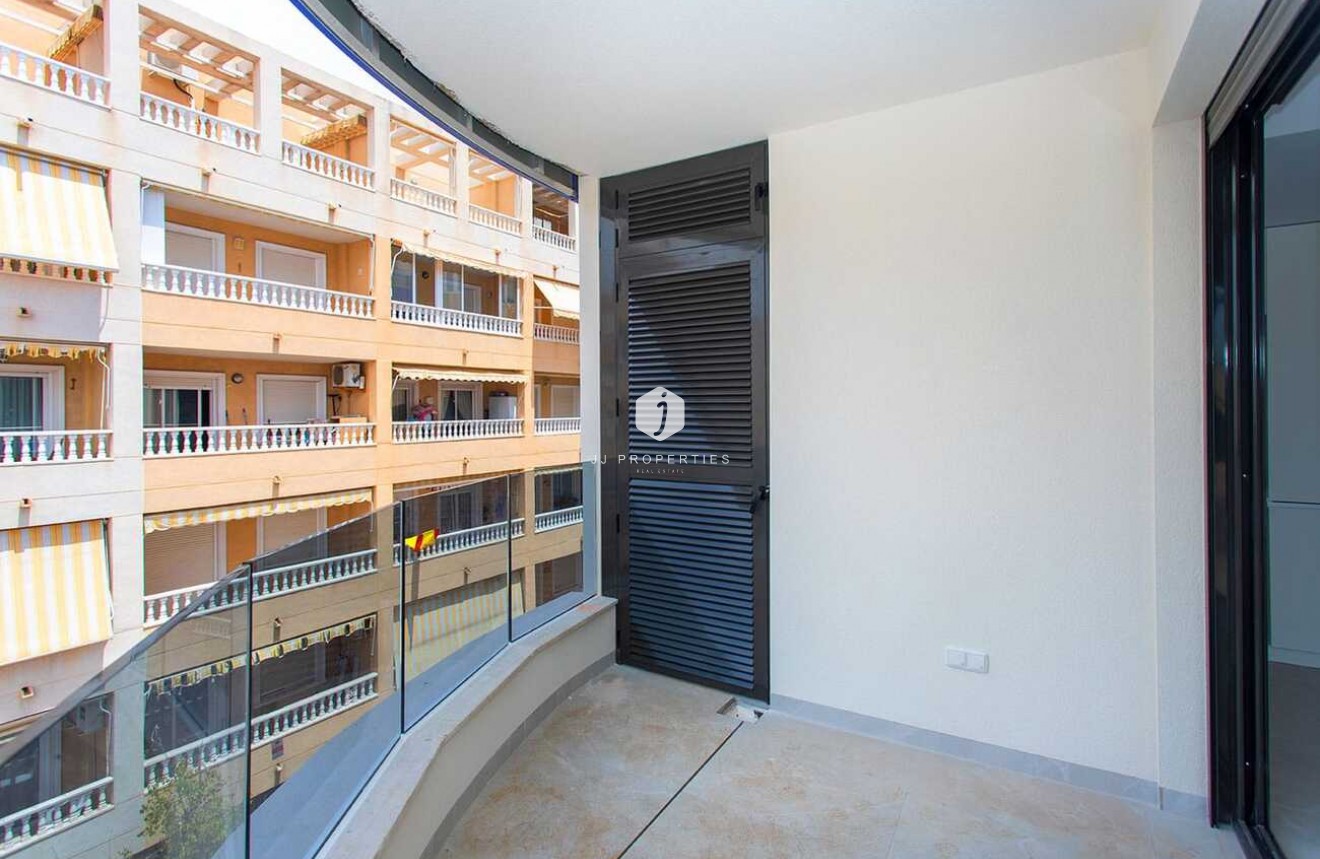 D'occasion - Appartement -
Torrevieja - CENTRE PLAYA DEL CURA LAS PISCINAS