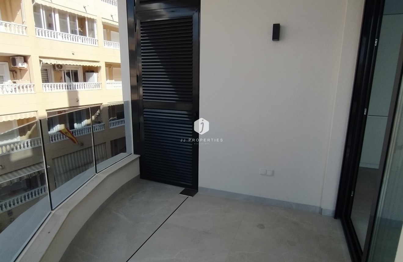 D'occasion - Appartement -
Torrevieja - CENTRE PLAYA DEL CURA LAS PISCINAS