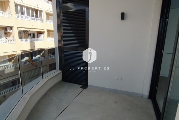 D'occasion - Appartement -
Torrevieja - CENTRE PLAYA DEL CURA LAS PISCINAS