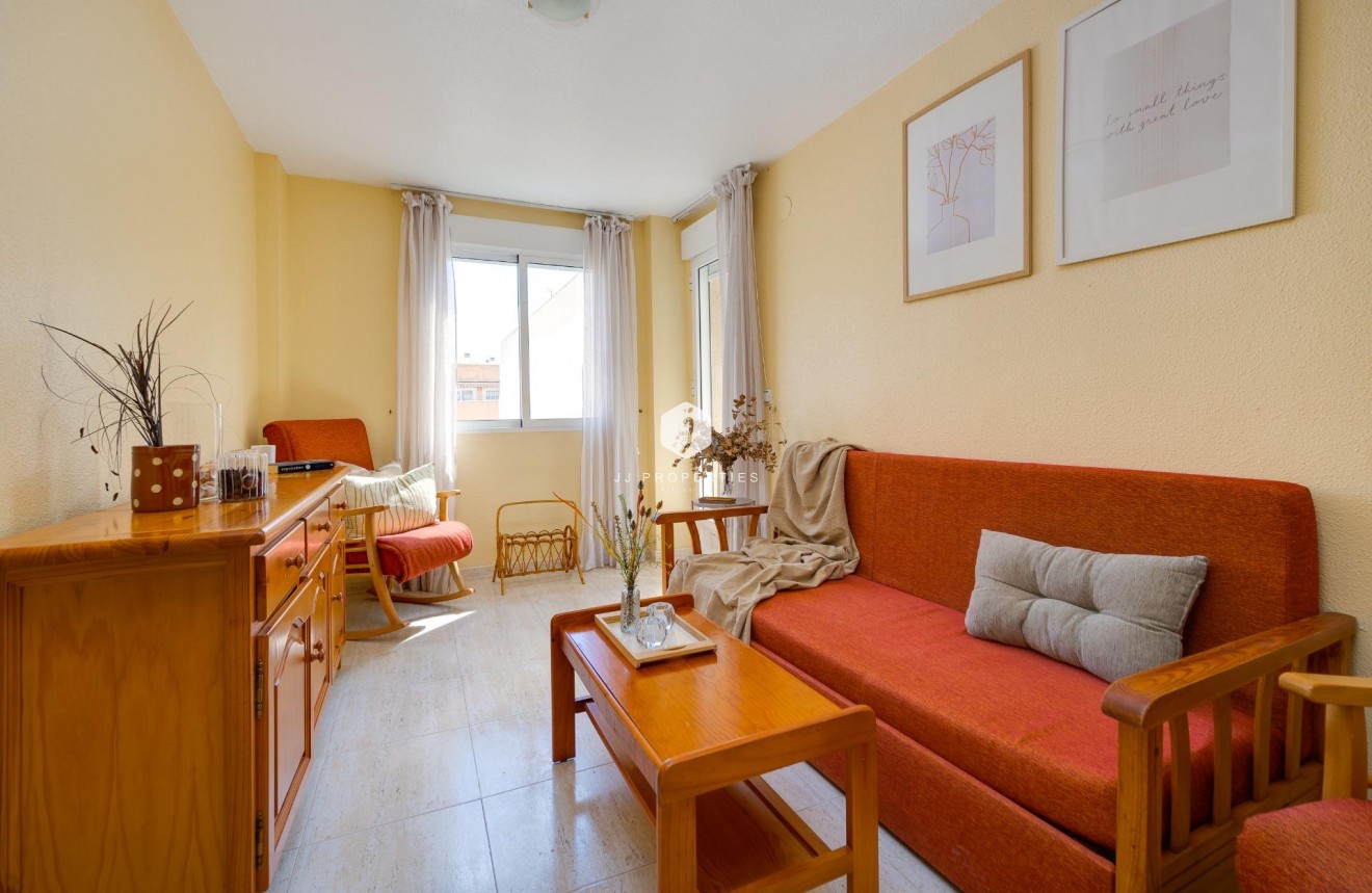 Resale - Apartment / flat -
Torrevieja - Playa del Cura
