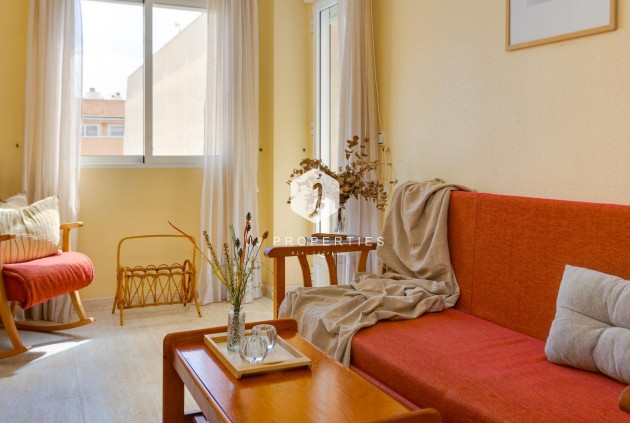 Resale - Apartment / flat -
Torrevieja - Playa del Cura
