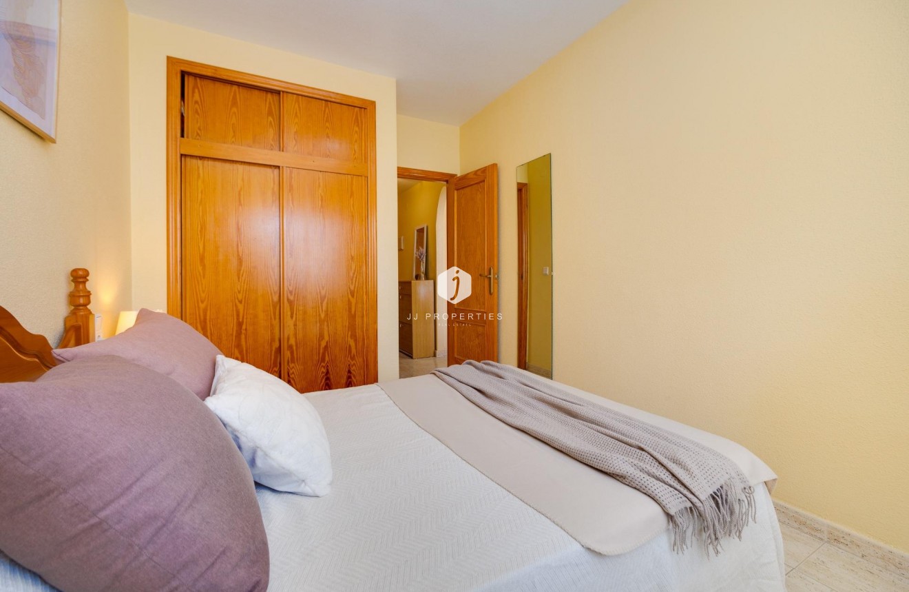 Resale - Apartment / flat -
Torrevieja - Playa del Cura