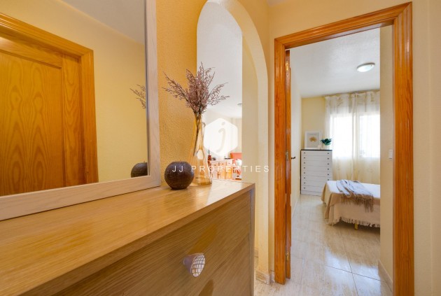 Resale - Apartment / flat -
Torrevieja - Playa del Cura