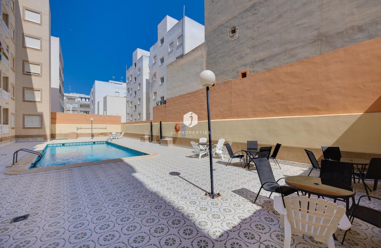 Resale - Apartment / flat -
Torrevieja - Playa del Cura