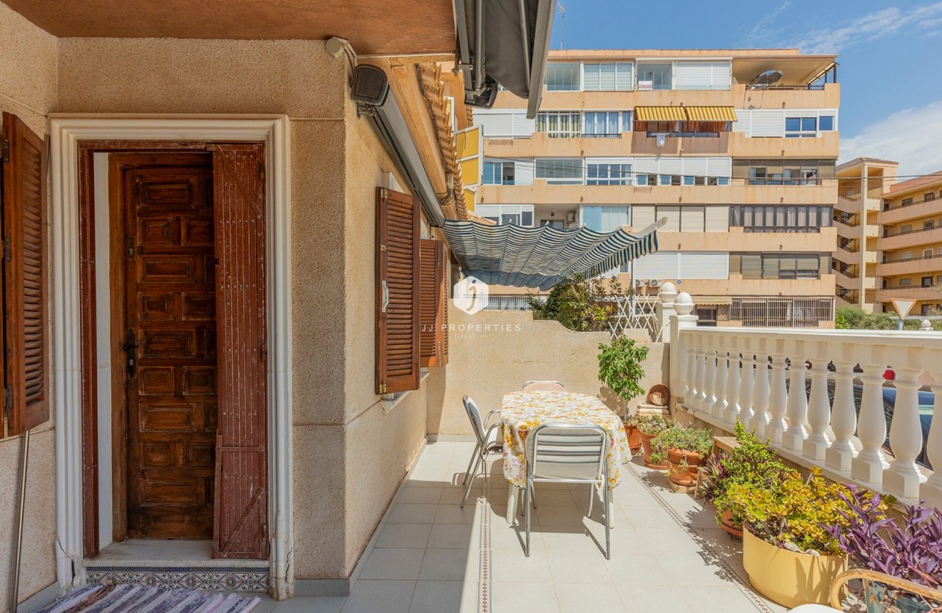 Resale - Chalet -
La Mata - Costa Blanca