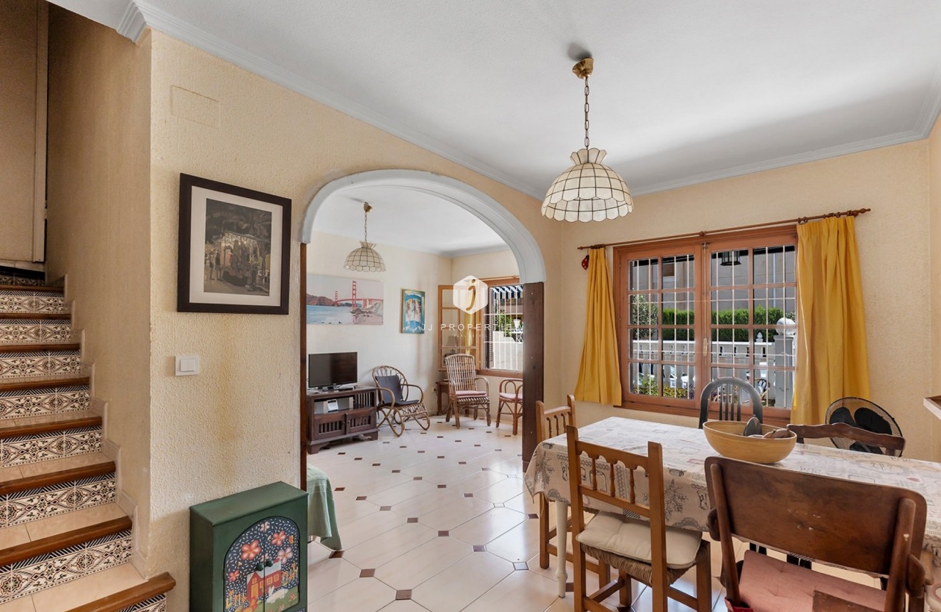 Resale - Chalet -
La Mata - Costa Blanca