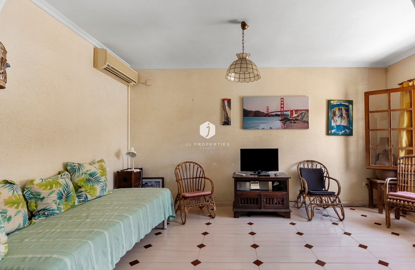Resale - Chalet -
La Mata - Costa Blanca