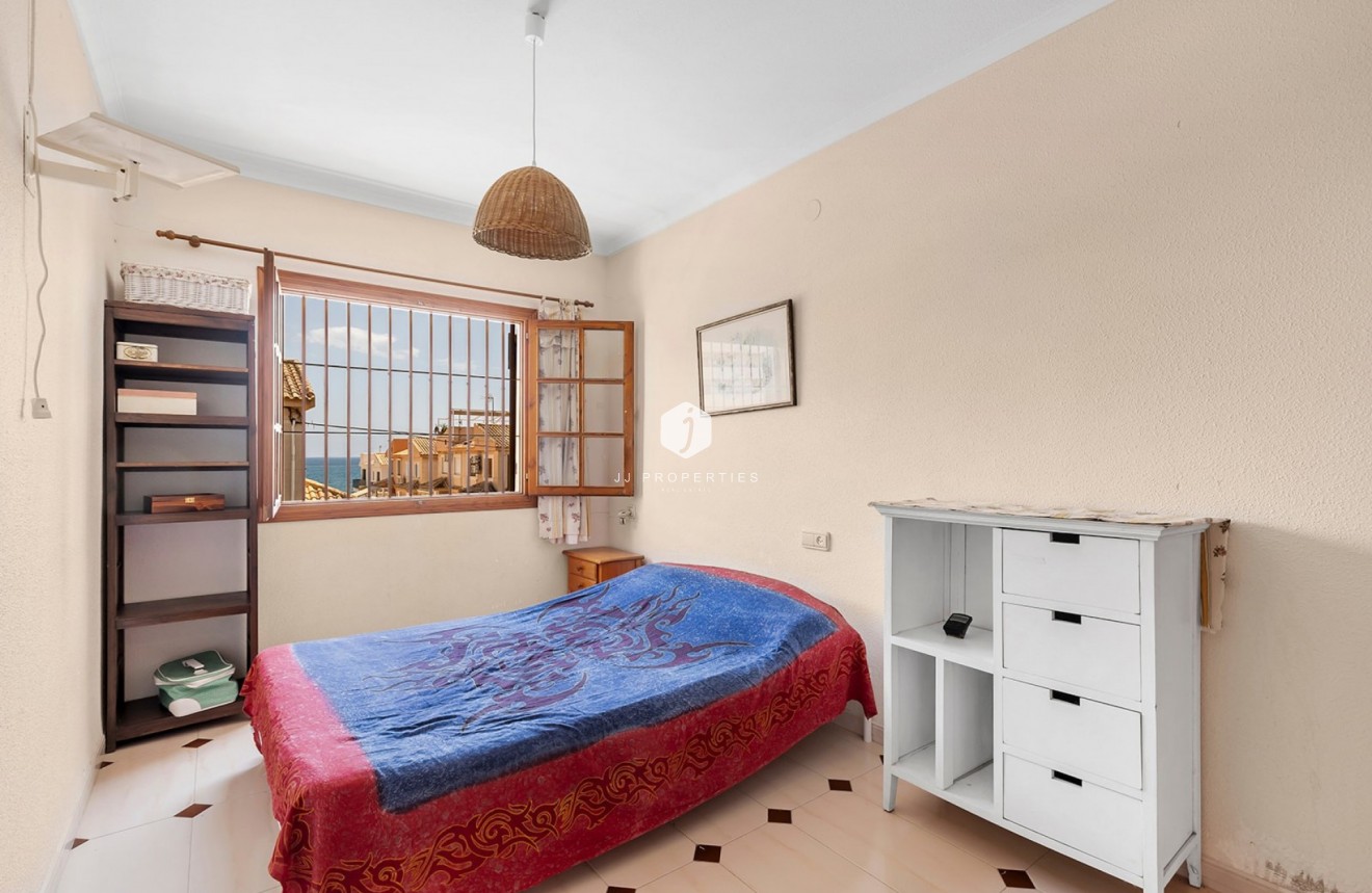 Resale - Chalet -
La Mata - Costa Blanca