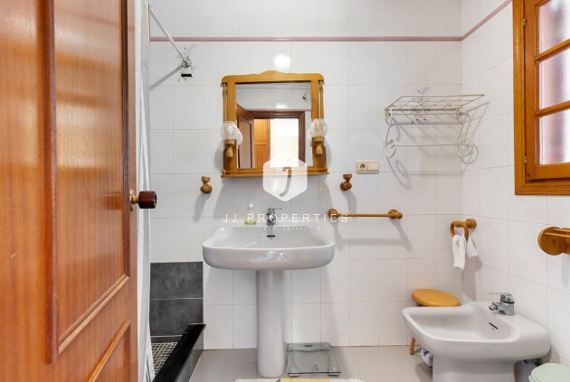 Resale - Chalet -
La Mata - Costa Blanca