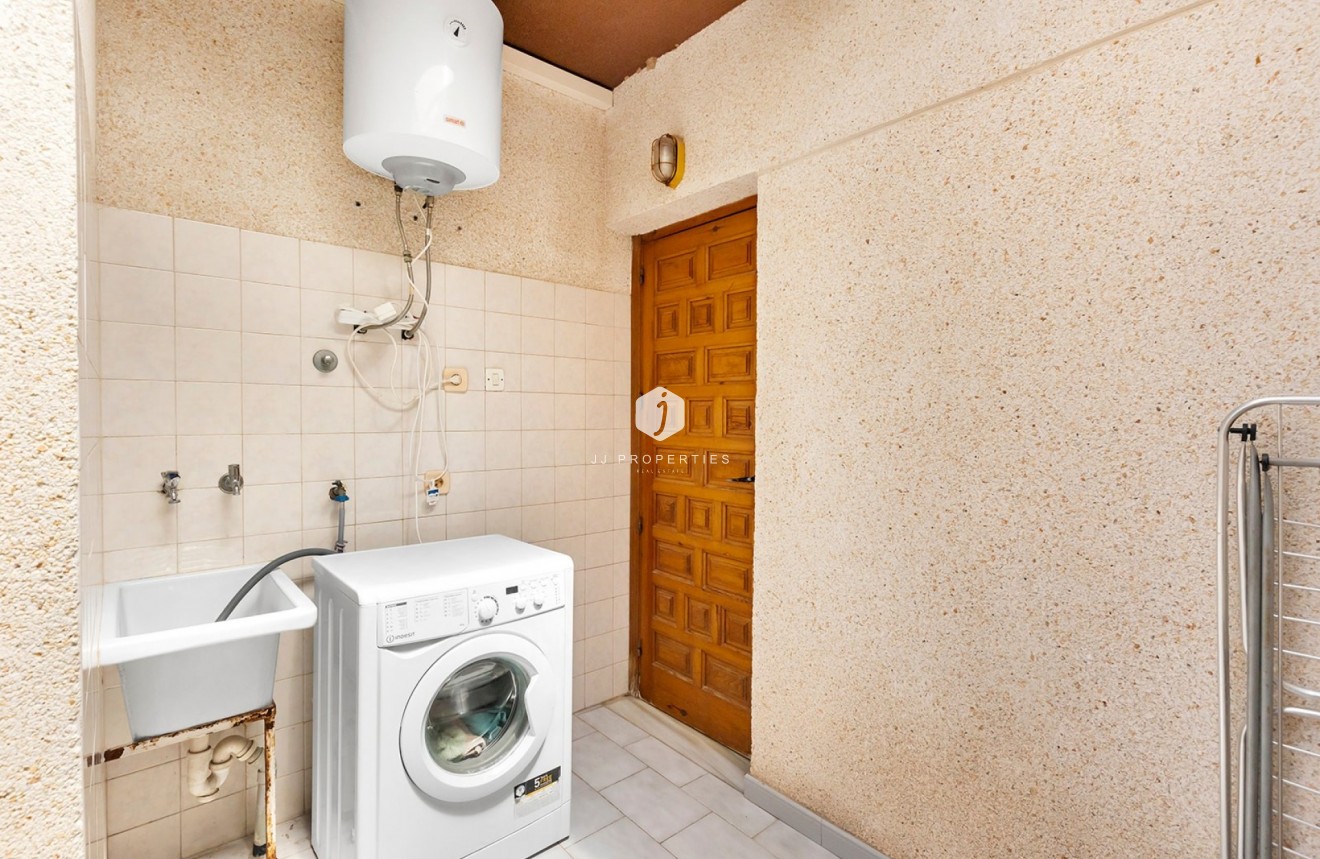 Resale - Chalet -
La Mata - Costa Blanca